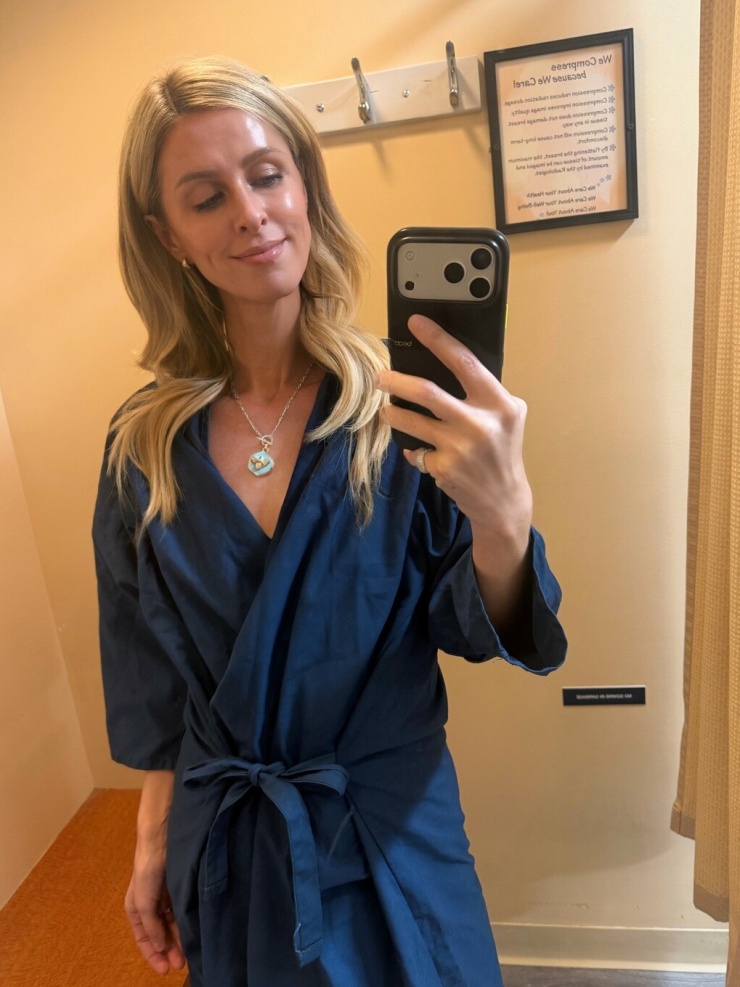 Cuộc sống viên mãn của 'tiểu thư tài phiệt' Nicky Hilton ở tuổi 42 - 6