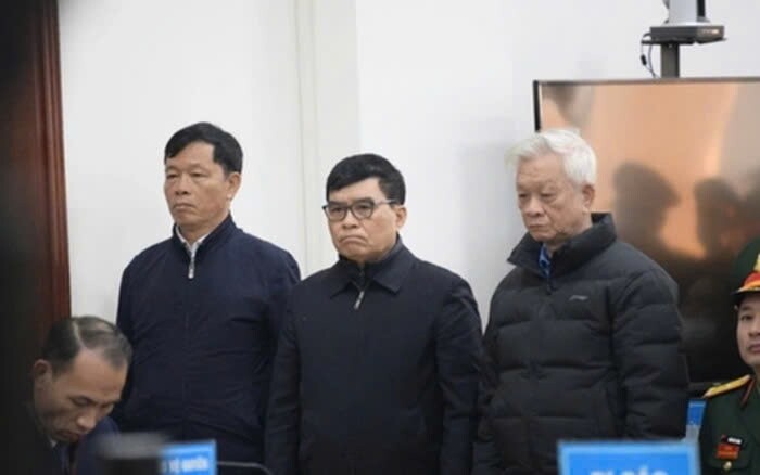 Các bị cáo tại phiên tòa sơ thẩm. (Ảnh: Phú Lam)