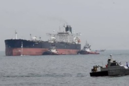 Iran tuyên bố 'một mình kiểm soát' eo biển Hormuz trong 30 ngày