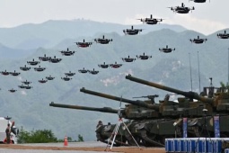 Hàn Quốc đưa drone thành 'vũ khí cá nhân thứ hai' của từng binh sĩ, sau bài học từ chiến trường Ukraine