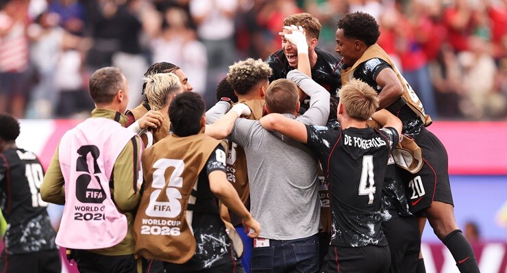 Canada giành vé vào vòng 1/8 World Cup lần đầu tiên trong lịch sử