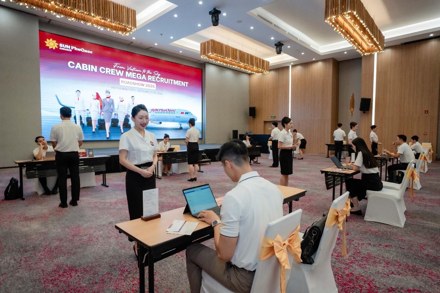 Ngày hội tuyển dụng của Sun PhuQuoc Airways hút hơn 700 ứng viên trong và ngoài nước - 6