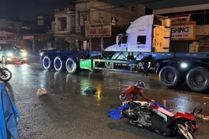 Hai vợ chồng gặp nạn trên đường từ đám tang về nhà