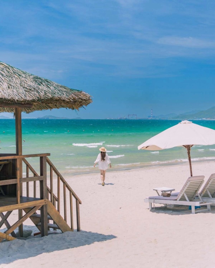 Biển Dốc Lết 'đẹp như tranh' trong mắt khách Hà Nội - 4