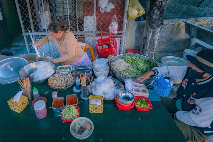 Biển Dốc Lết 'đẹp như tranh' trong mắt khách Hà Nội - 10