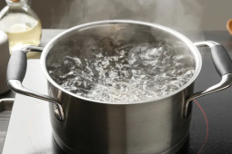Cách vệ sinh đồ nhà bếp bằng nước nóng