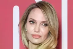 Angelina Jolie chưa từng yêu ai sau ly hôn Brad Pitt