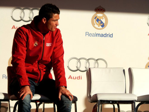 Ronaldo được tặng siêu xe audi rs6 avant