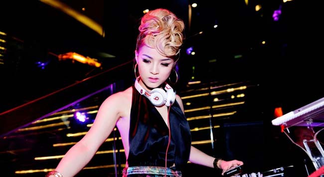 Sở trường của Melo là dòng nhạc R&amp;B.
