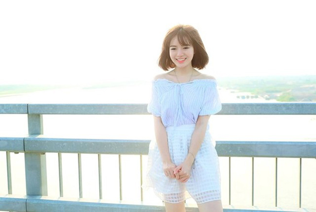 Tóc ngắn cùng &#34;mái thưa&#34; tạo nên vẻ đẹp cá tính cho Tú Linh