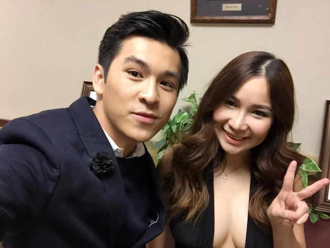 Bà mẹ&nbsp; một con khoe vẻ ngoài sexy với bộ đầm khoét sâu bên hot boy đình đám một thời Thiên Minh.