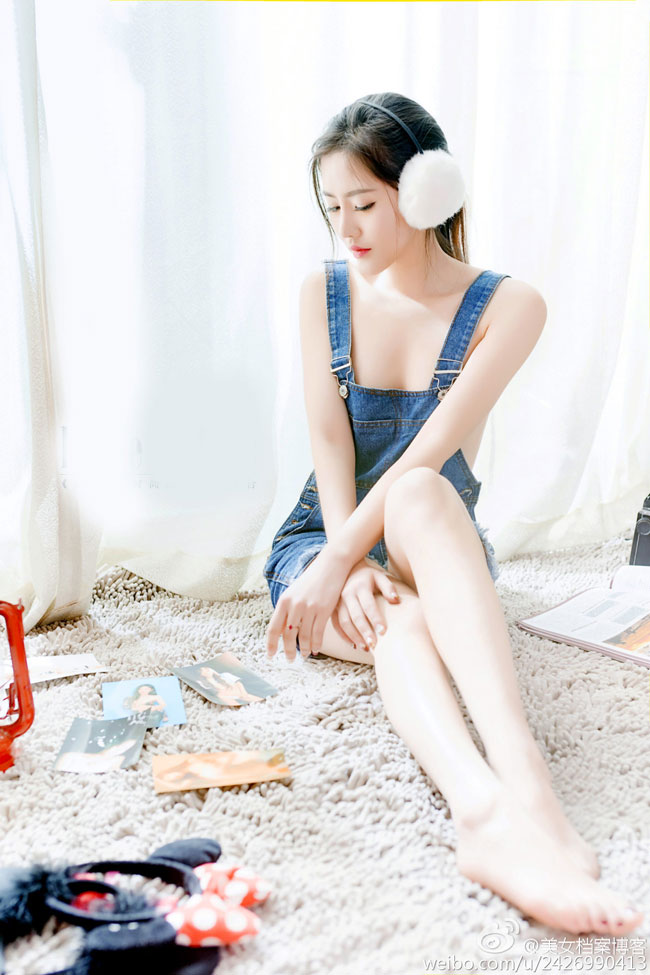 Cô sở hữu nước da trắng nõn, khuôn mặt xinh đẹp