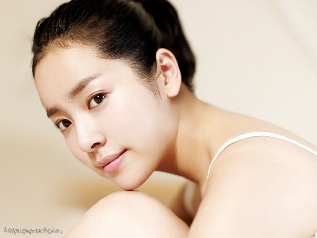 Nữ diễn viên&nbsp;Han Jimin của phim &#34;Hoàng tử gác mái&#34; đẹp không tì vết.