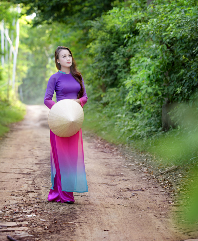 Vẻ đẹp ngọt ngào của nữ phát thanh viên quân đội - 17