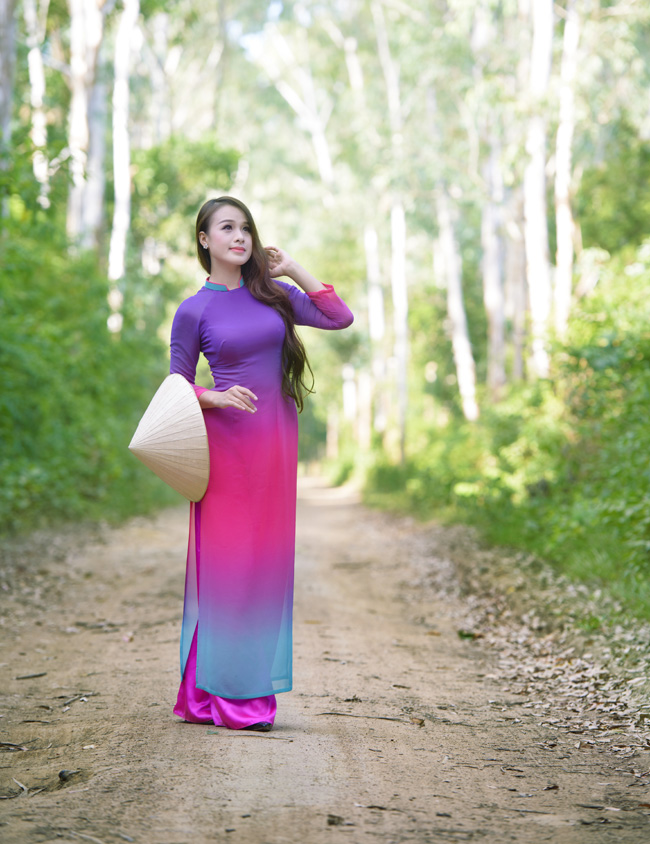 Vẻ đẹp ngọt ngào của nữ phát thanh viên quân đội - 20