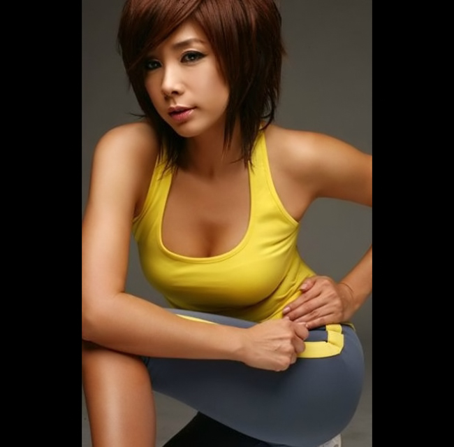 Nhờ chăm chỉ tập luyện tập sau khi sinh, cô Yeon mới có được vóc dáng đáng ngưỡng mộ như vậy.
