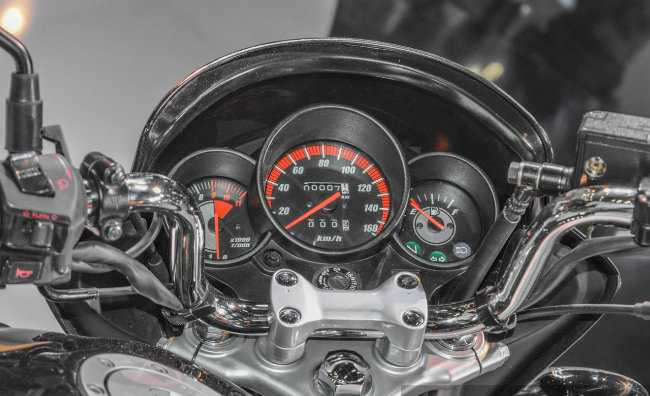Trước đó CB Unicorn 150cc từng bị ngừng sản xuất để cho phiên bản 160cc ra đời thay thế. Nhưng do nhu cầu vẫn còn nên Honda đã đưa CB Unicorn 150cc trở lại thị trường Ấn Độ. Ở đây mẫu xe côn này có giá bán rất hấp dẫn chỉ 69.305 Rs &#40;khoảng 23 triệu đồng&#41;.