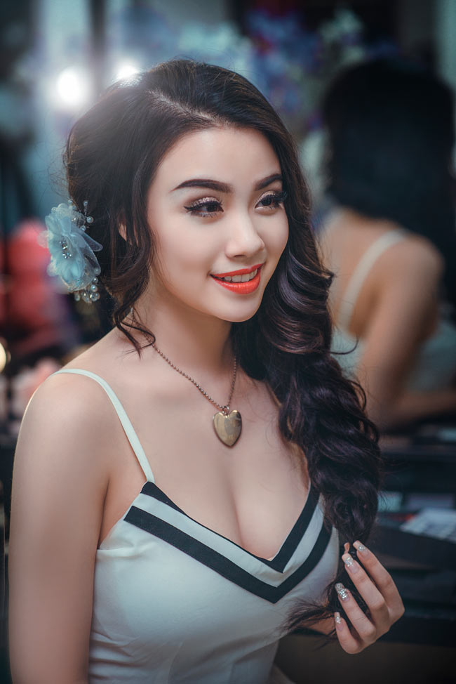 Hiện tại, cô nàng vẫn tham gia chụp hình quảng cáo và đóng clip.&nbsp;