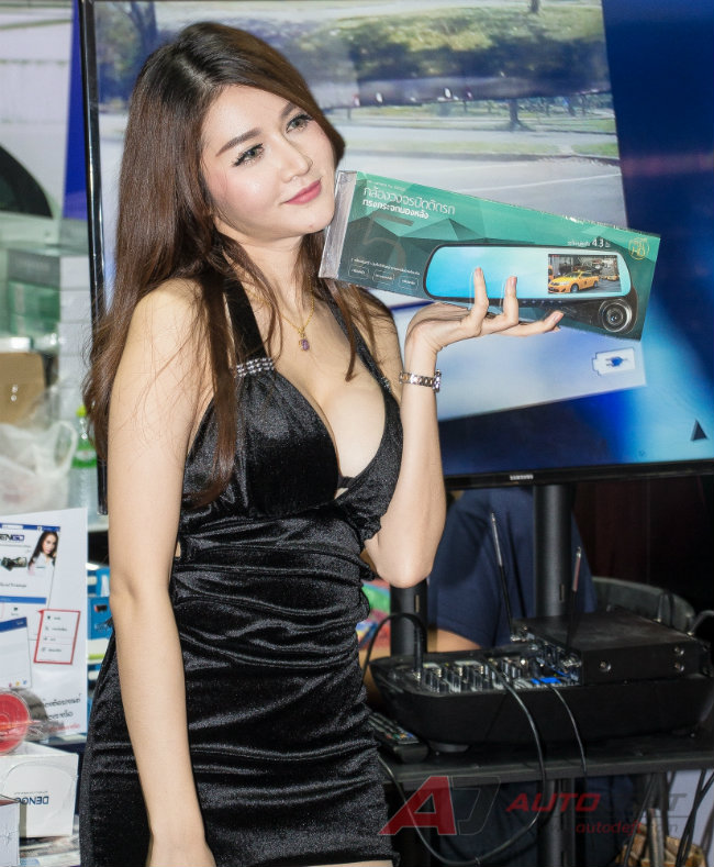Vẻ &#34;nhí nhảnh&#34; giới thiệu về xe hơi.