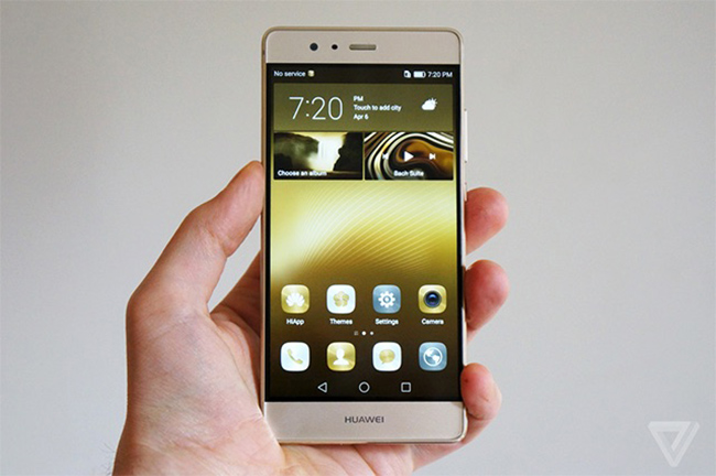 Máy sở hữu màn hình hiển thị Full HD 5,2-inches, tích hợp bộ xử lý 64-bit Kirin 955 xung nhịp 2.5GHz và thỏi pin 3.000mAh.