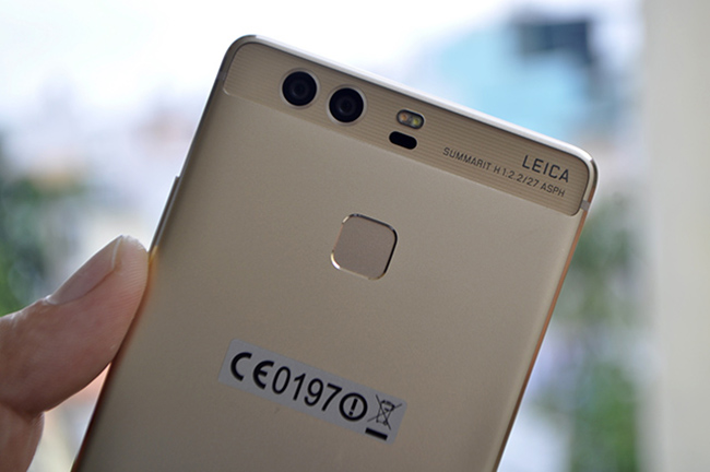Theo Huawei, Camera là ứng dụng được sử dụng nhiều nhất trên smartphone hiện nay. Mô-đun camera của điện thoại P9 là kết quả của sự hợp tác công nghệ giữa Huawei và Leica.