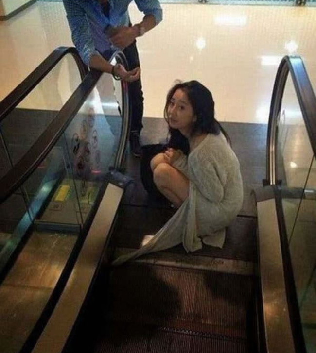 Ôi thôi, hỏng mất cái áo em mới mua rồi.