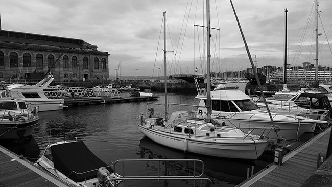 Có một điểm đặc biệt ở camera sau của P9, đó là ở chế độ&nbsp;Monochrome thì góc nhìn của camera sẽ rộng hơn so với chế độ chụp ảnh bình thường.