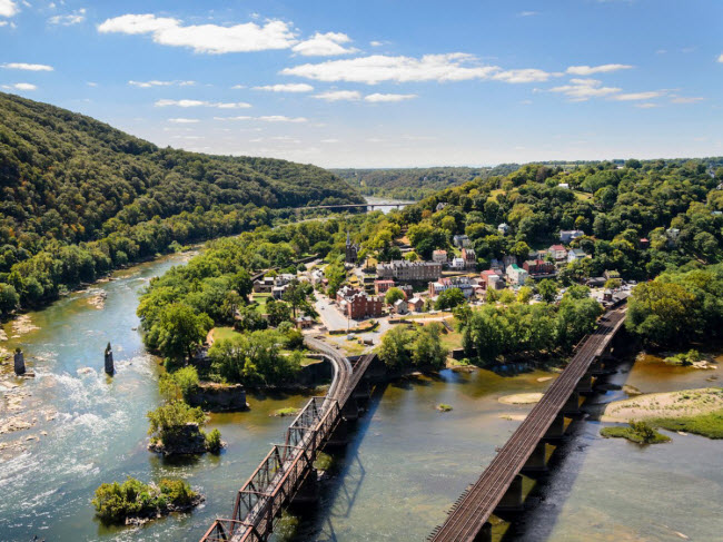 Thành phố Harpers Ferry ở bang West Virginia có nhiều phong cảnh đẹp nhờ nằm giữa hai dòng sông Shenandoah và Potomac.