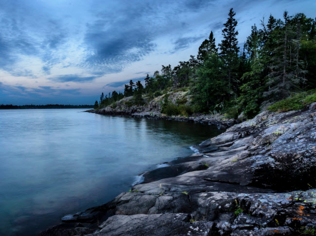 Du khách có thể khám phá vườn quốc gia Isle Royale ở bang Michigan bằng thuyền hoặc đi bộ. Hòn đảo hẻo lánh này là địa điểm lý tưởng cho hoạt động lặn và du lịch ba lô.