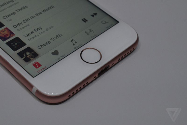 &nbsp;Nút Home làm mới với cảm biến xúc giác, thay thế phím Home vật lý trên nhiều thế hệ iPhone trước đây.