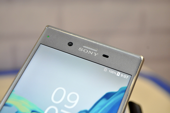 Hệ điều hành Android tùy biến trên Xperia XZ đã được Sony tích hợp thêm tính năng Battery Care&nbsp;với công nghệ sạc di động Qnovo, giúp tăng tuổi thọ pin.