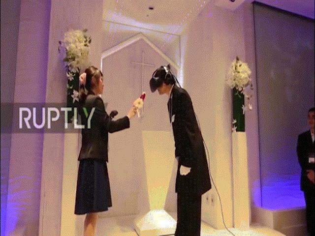 Xem đám cưới giữa người thật và vợ trong game ở Nhật Bản