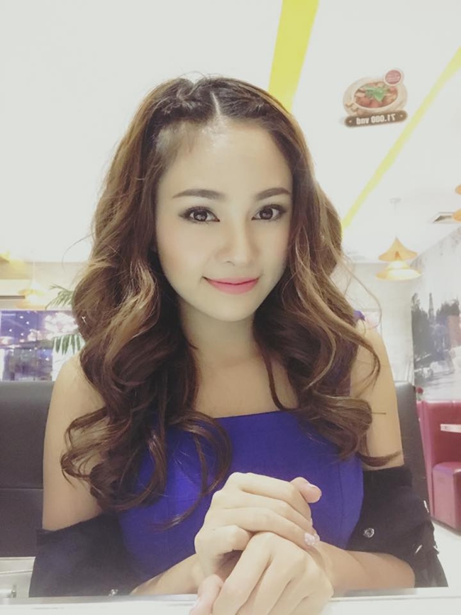 Hiền Trinh là một cái tên khá mới trong làng giải trí. Cô là nhóm trưởng và giọng ca chính của S-Girl.