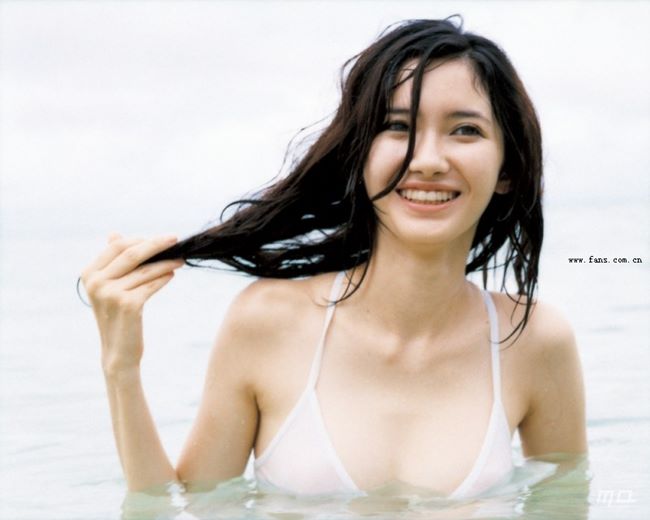 Saya Ichikawa là một trong những người mẫu tạp chí thời trang được săn đón nhất hiện nay ở Nhật Bản.