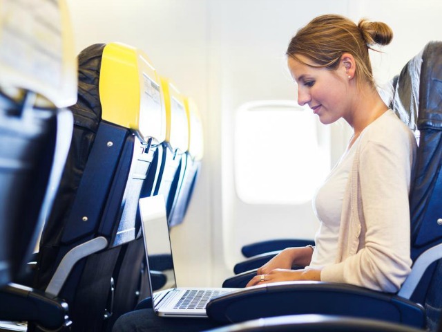 Mỹ dỡ bỏ lệnh cấm mang máy tính bảng và laptop lên máy bay