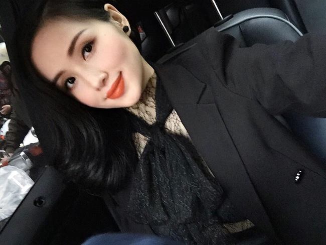 Vẫn sang trọng, quý phái mỗi khi đi sự kiện