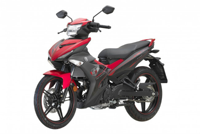 2017 Yamaha Exciter 150 ở Malaysia còn có tên gọi khác là Yamaha Y15ZR. Với tư cách là một mẫu xe ăn khách nhất trong phân khúc xe 150cc, 2017 Yamaha Y15ZR vừa xuất hiện với các màu và đồ họa mới, nhưng có giá bán không đổi tại thị trường nước này.