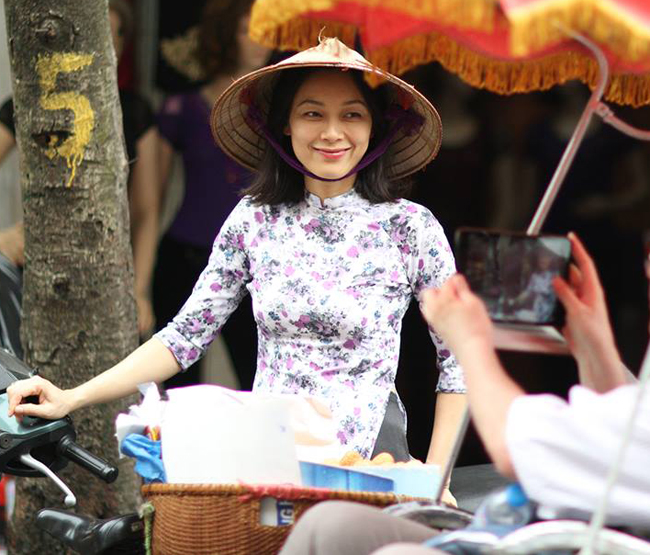 Nói về nghiệp cầm bút, Á khôi thể thao năm 1996 tâm sự: &#34;Nghề làm báo cho tôi tận hưởng nhiều sự thú vị, được trải nghiệm sống đa dạng hơn và có một tư duy sắc sảo hơn. Trước đây những vấn đề tôi suy tư chỉ gói gọn trong thế giới của mình, nhưng khi tôi có cái nhìn đa diện về cuộc sống thì tôi biết thông cảm với cuộc sống và con người hơn, suy tư về những vấn đề của người khác nhiều hơn”.