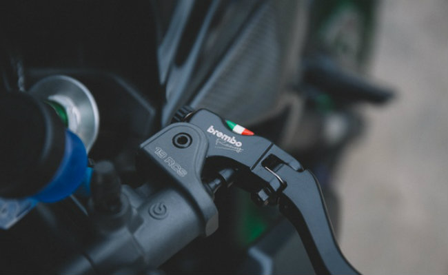 Tay phanh Brembo 19RCS.