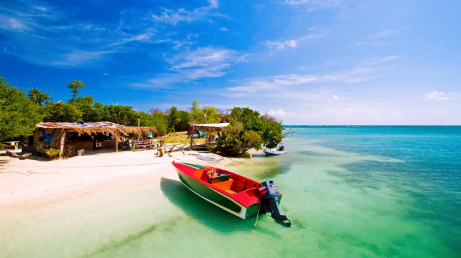 Grenada: Hòn đảo này là địa điểm lý tưởng dành cho du khách lặn ống thở và nó trở thành thiên đường tiệc tùng&nbsp;trong dịp lễ hội Spice Mas vào tháng 8 hằng năm.
