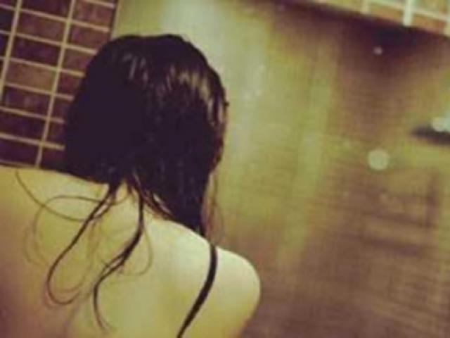 Thiếu nữ uống thuốc tự tử vì người tình qua mạng dọa tung ảnh “nóng”