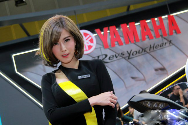 Ánh mắt đắm đuối.