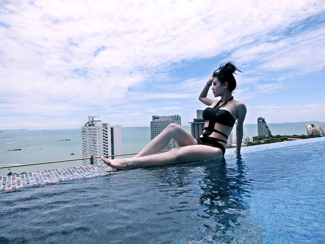 Tuy nhiên, không ít người cho rằng đây chỉ là chiêu trò thu hút sự chú ý của mỹ nữ Thái Lan.&nbsp;