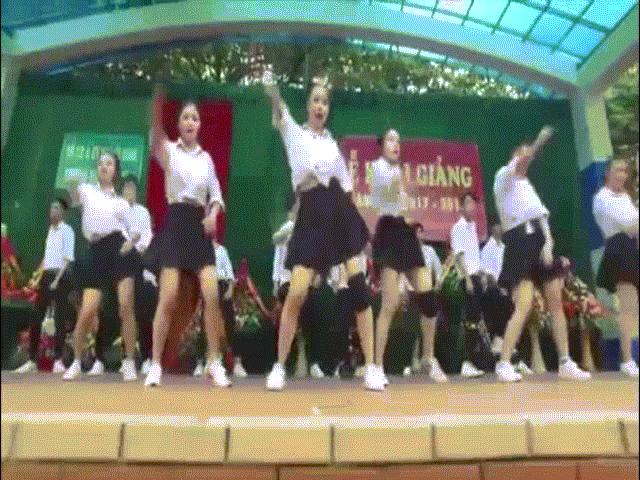 Vũ đạo nóng bỏng của học sinh Quảng Ninh hot nhất tuần