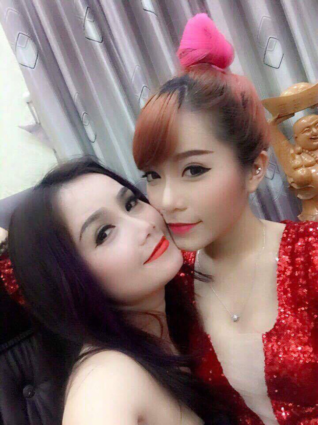 Nhiều người bất ngờ khi Hoàng Yến còn có cô con gái lớn tới thế này.