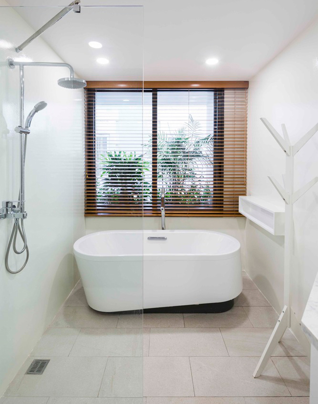 Nhà tắm hiện đại mang dáng dấp của các khách sạn hạng sang.
