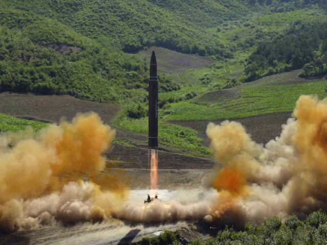 Triều Tiên sắp thử bom hạt nhân, phóng tên lửa cực mạnh?