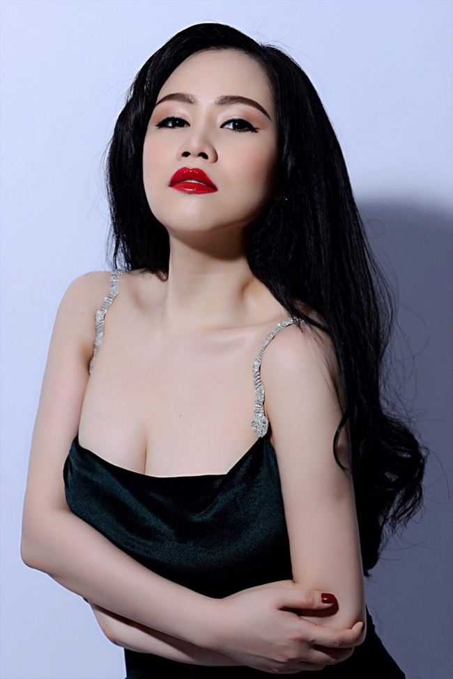 Những vai diễn ấn tượng nhất của cô phải kể đến Thêu trong &#34;Cửa sổ thủy tinh&#34; hay chuỗi tiểu phẩm hài &#34;Chém chuối cuối tuần&#34;.