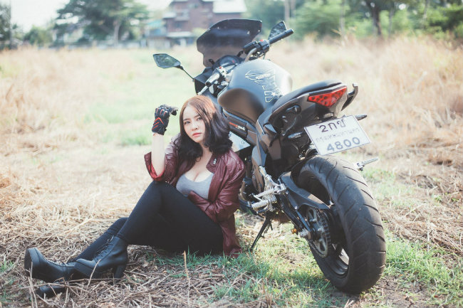 Khung cảnh trở nên thơ mộng hơn.
