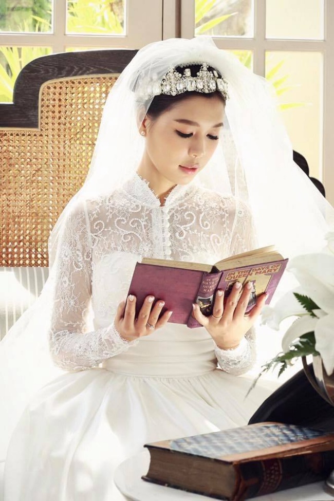 Linh Lê tên thật là Nguyễn Huyền Linh, là một nhà văn sinh năm 1986, sinh ra tại Đà Nẵng. Đây là một cô gái khá tài năng trong lĩnh vực viết lách khi từng đoạt các giải thưởng dành cho thơ ca và truyện ngắn trong cuộc thi viết do Hội văn nghệ thiếu nhi thành phố Đà Nẵng tổ chức năm 1999.